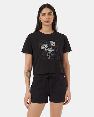 Black-Crew-Neck-Graphic-Cropped-Shortsleeve-T-Shirt