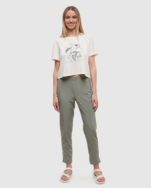 Oatmeal-Crew-Neck-Graphic-Cropped-Shortsleeve-T-Shirt