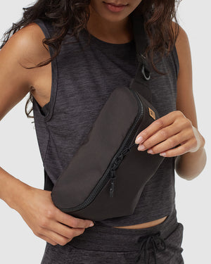 Sustainable_Water_Resistent_Hip_Bag